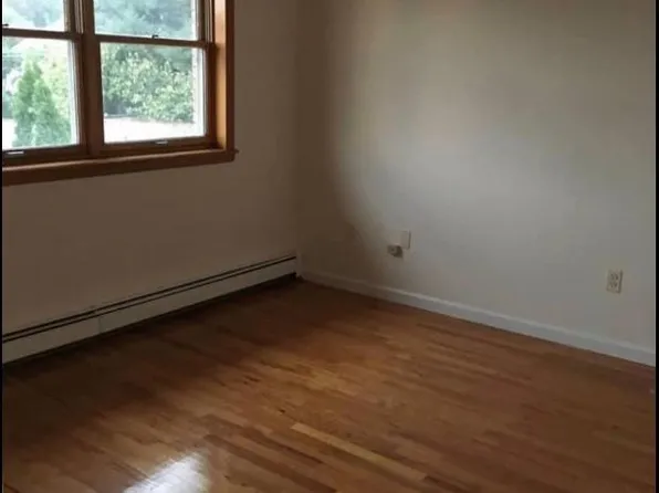 (undisclosed Address), Maspeth, NY 11378
