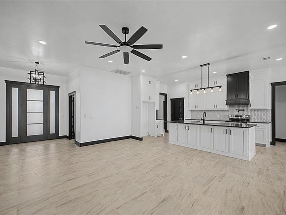 4th image of 2440 Canyon Cir