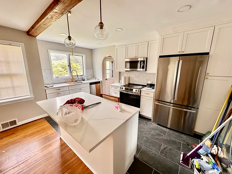 310 Summit Ave — Photo 3