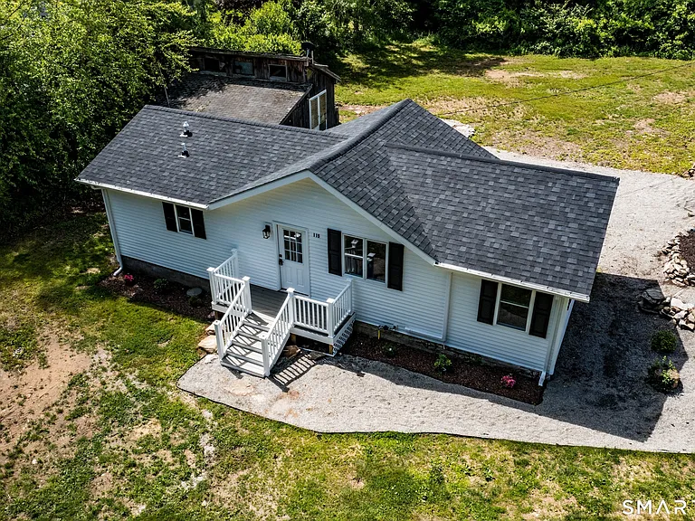 115 Shore Dr — Photo 22