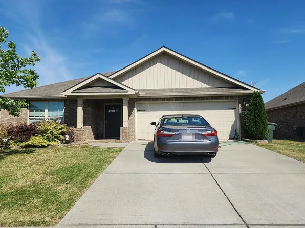 10317 Drymen St SW, Huntsville, AL 35803