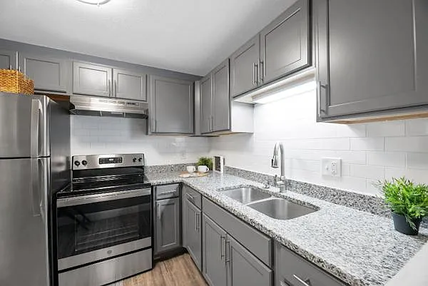 Kingswood Court Apartments and Townhomes
