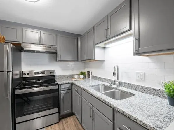 Kingswood Court Apartments and Townhomes