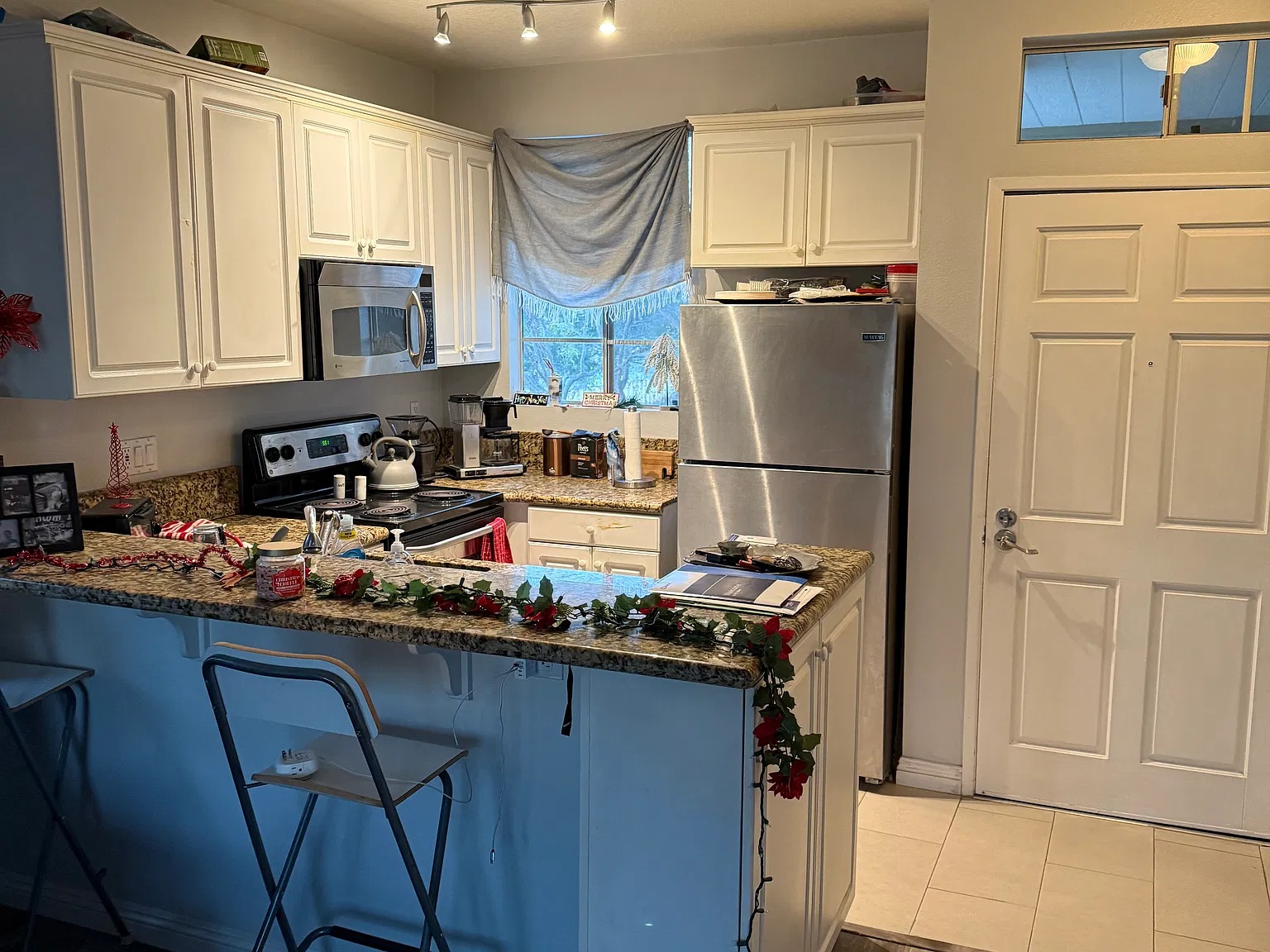 Studio, 690 sqft, $2,500 — Photo 4
