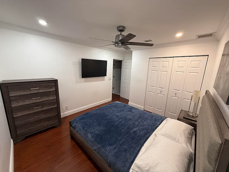 12394 Westhampton Cir — Photo 52