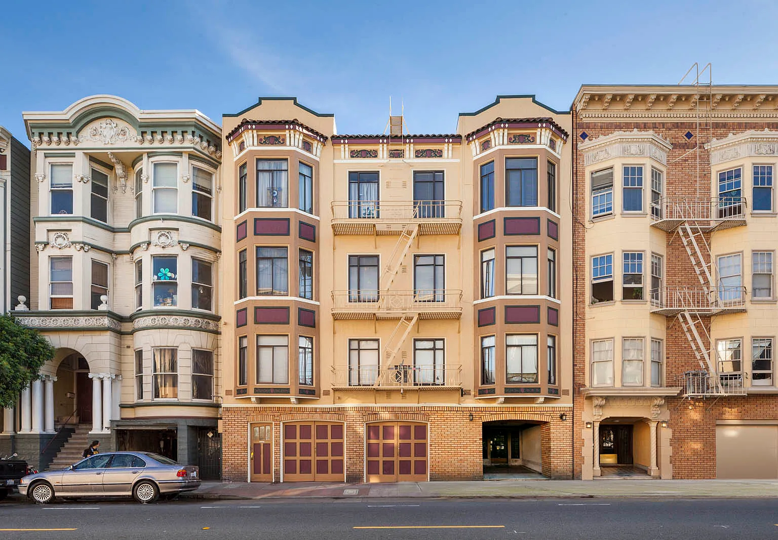 1819 Golden Gate — Photo 2