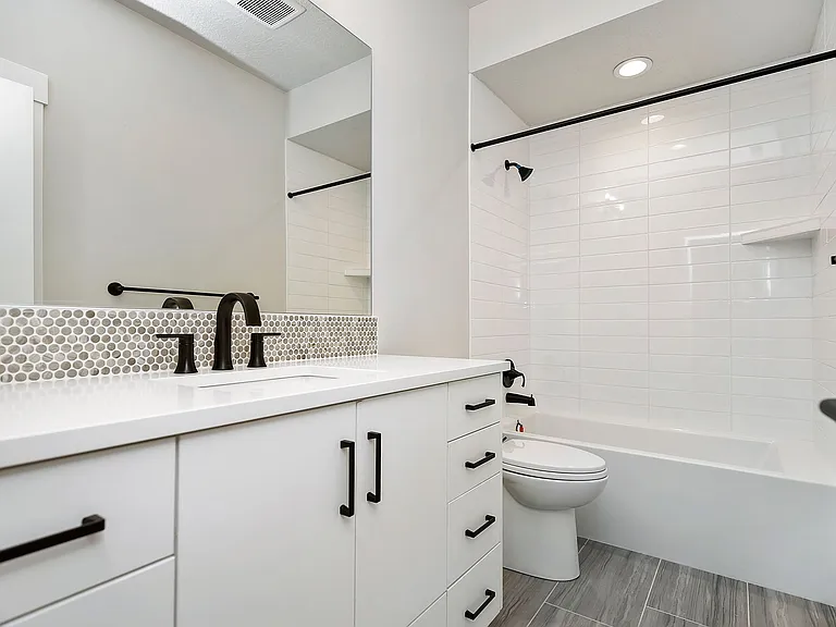 5110 N Cengotita Ave — Photo 29