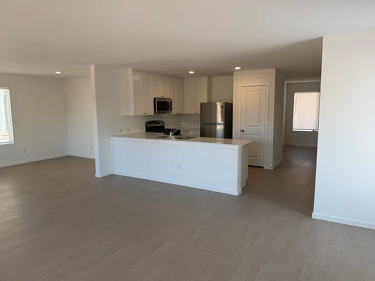 1503 Good Prairie Ave — Photo 3