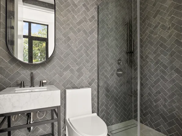 259 Halsey Street image 7 of 9