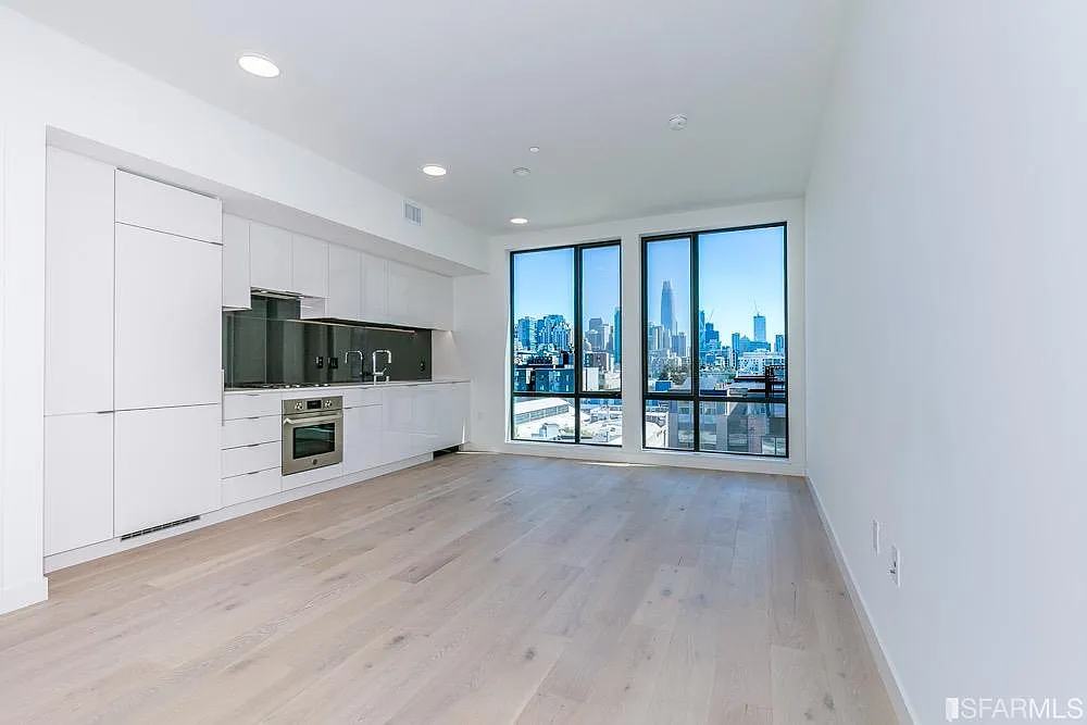Studio, 1.0 bath, 431 sqft, $3,300 — Photo 2