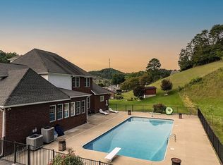 571 Bunker Hill Rd, Bluff City, TN 37618