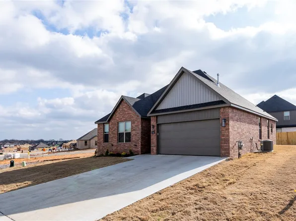 7101 Orange Ave, Bentonville, AR 72714