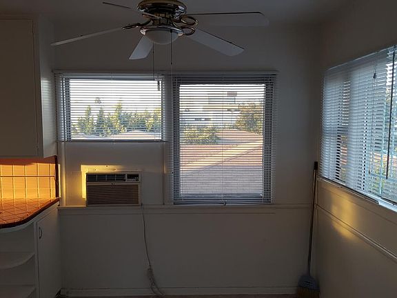5th image of 7043 S La Cienega Blvd