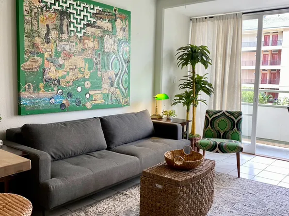 445 Kaiolu St, Honolulu, HI