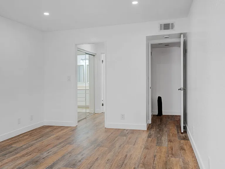453 Ivy St — Photo 22