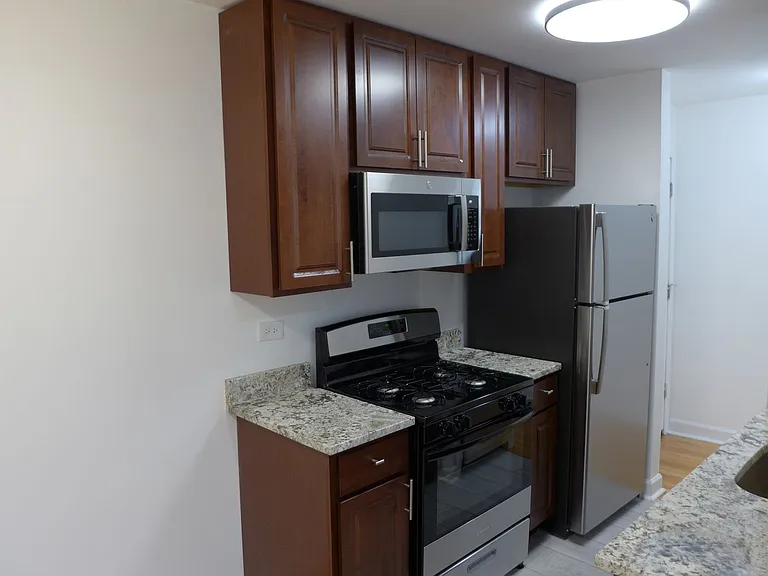 Winthrop Suites Apartments — Photo 35