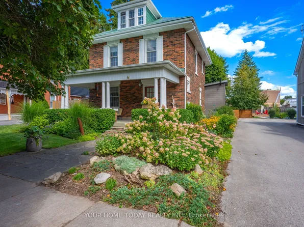 17 Park Ave, Halton Hills, ON L7J 1Y3