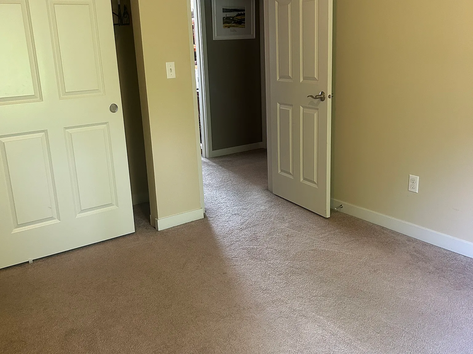 241st Ln NE, Redmond — Photo 2