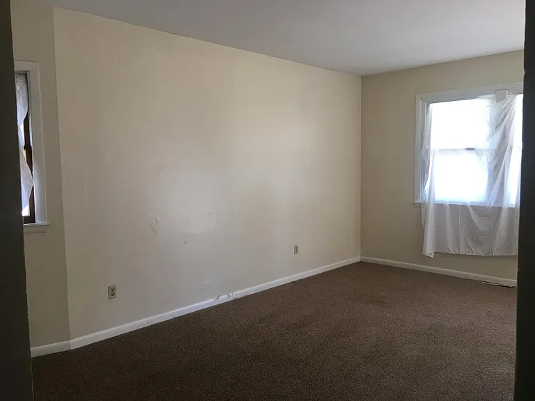 560 Grant St — Photo 9