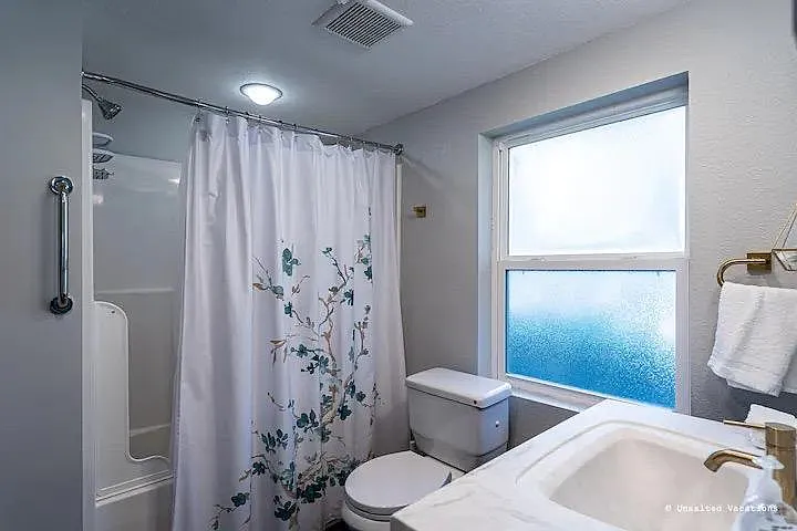 Primary Full Bathroom
