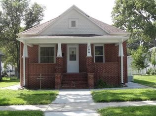 706 W 3rd St, Mccook, NE 69001