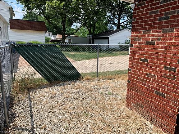 5th image of 4402 Wellington Ave