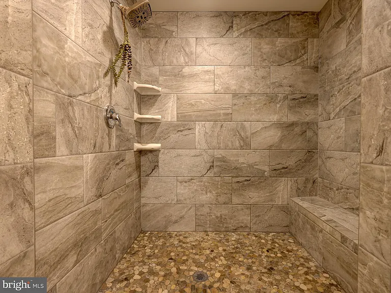 1309 Pedigree St — Photo 28