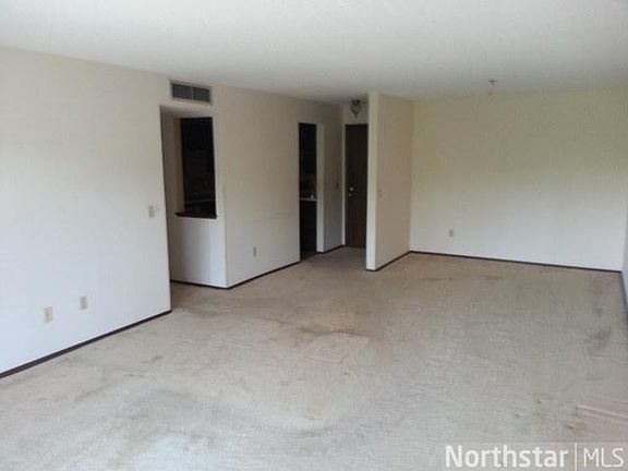 3rd image of 5140 W 102nd St APT 213