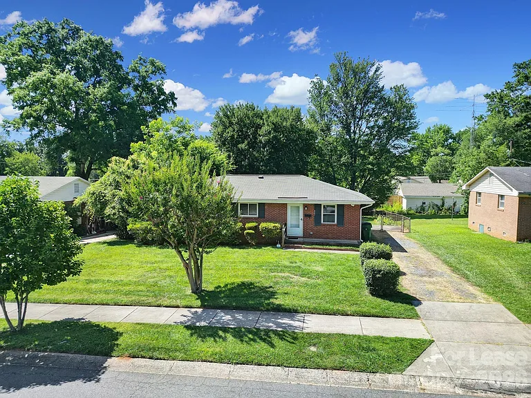 4301 Briarhill Dr — Photo 2