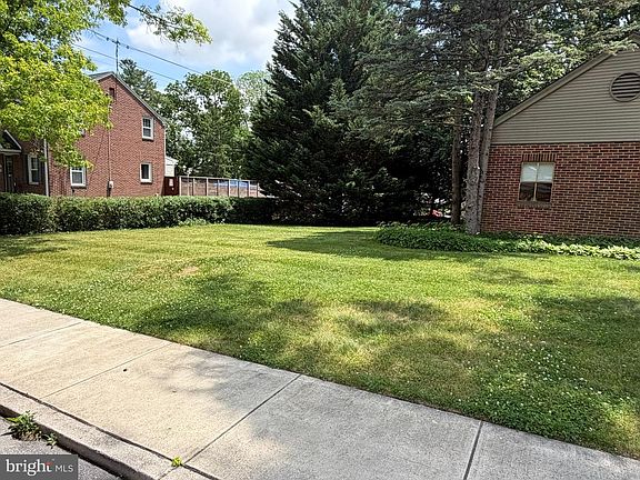 4th image of 400 Baer Ave