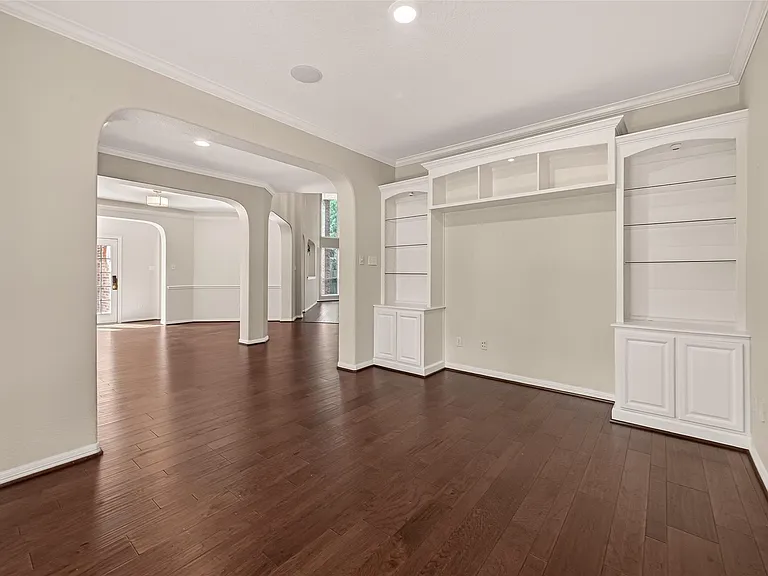 8110 Clearwater Xing — Photo 5
