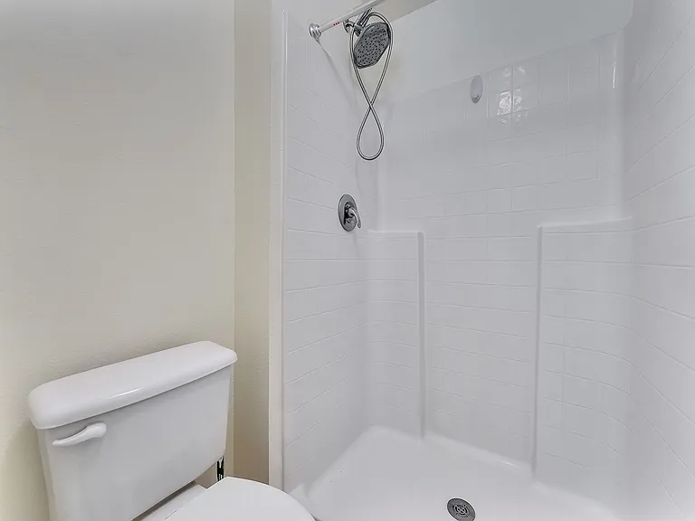 2111 Corner Point Ct — Photo 11