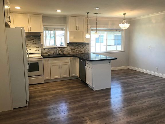 3rd image of 2515 Dillion Ct APT 4