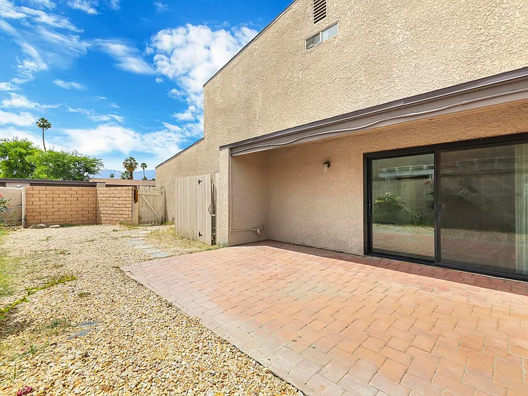 74237 Catalina Way — Photo 30