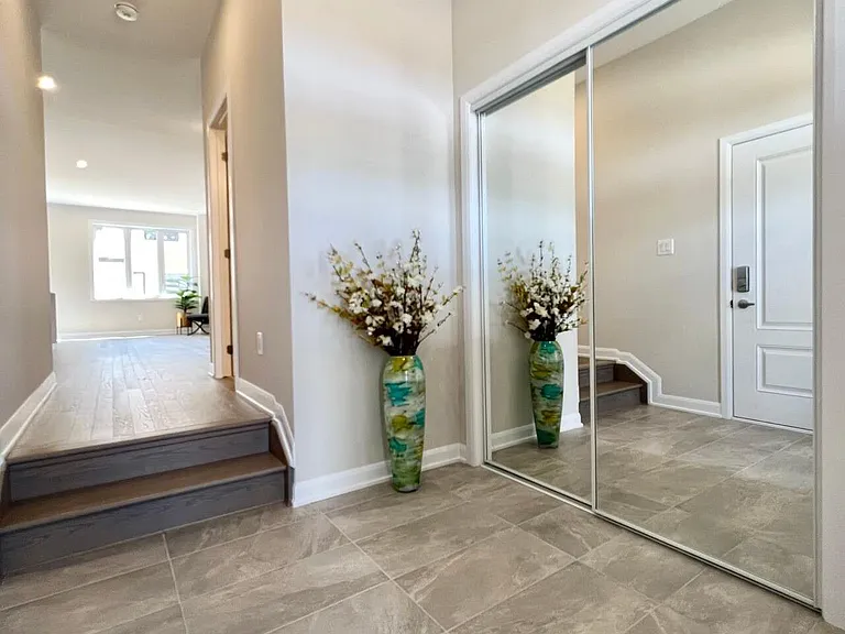 511 Moyard Dr — Photo 3