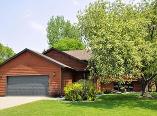 2404 Fairway Dr, Moorhead, MN 56560