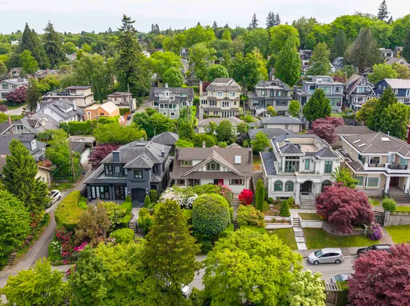 3820 W 12th Ave, Vancouver, BC V6R 2N8
