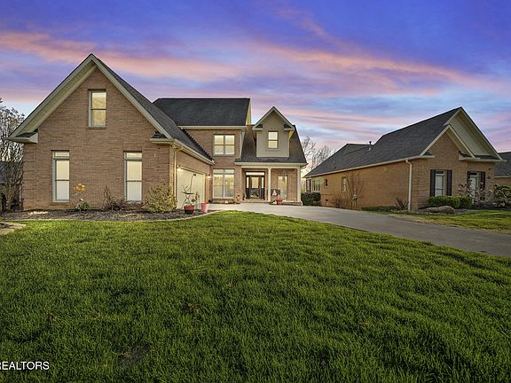 2nd image of 200 Skyview Dr