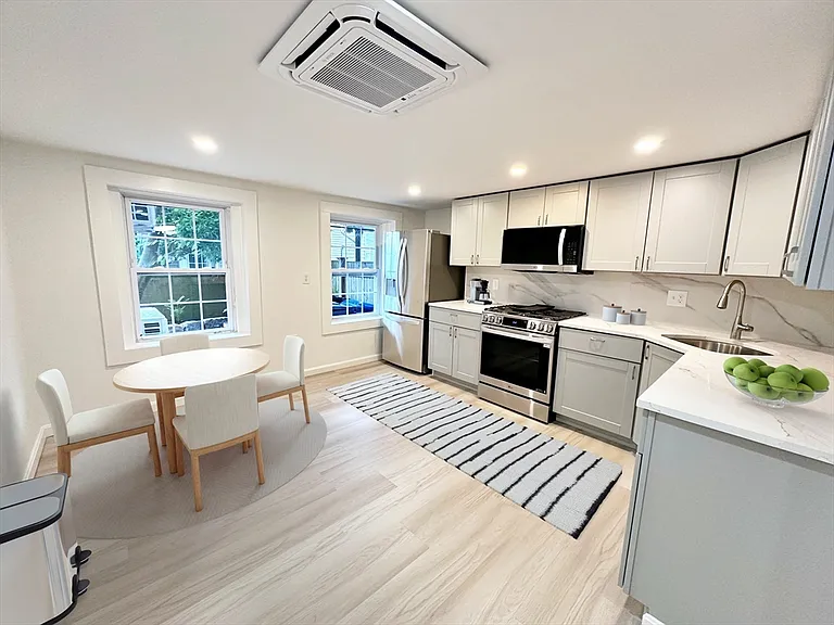 420 Sumner St #1 — Photo 2