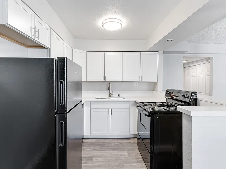 Red Rock Cove Apartments — Photo 23