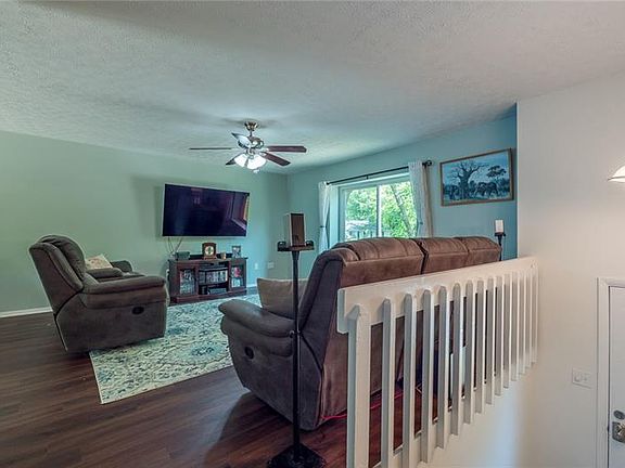 2nd image of 465 Worthington Hills Ct