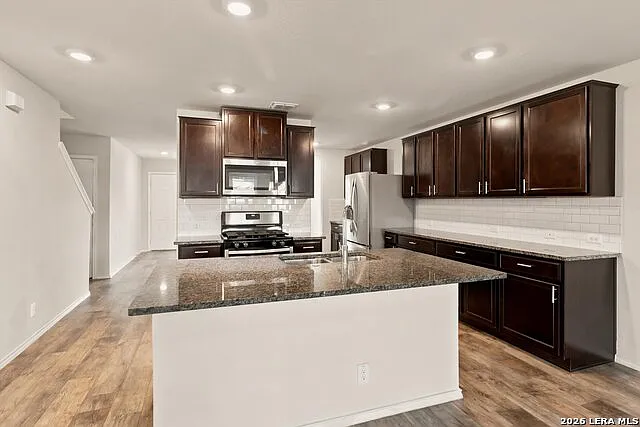 8106 Chestnut Blue Dr — Photo 4