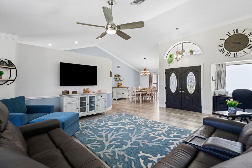 Apartment in Palm City, Isles Worth, Martin - More