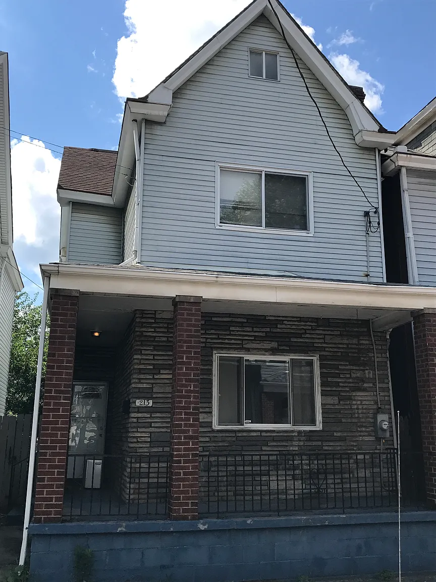 213 21st St photo 1