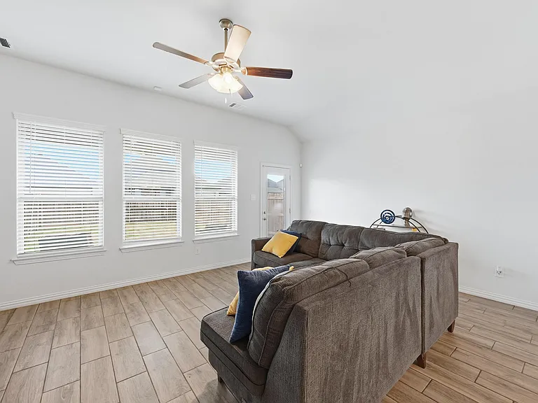 196 Lady Bird Dr — Photo 29