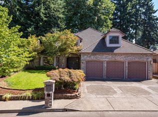 16648 NE San Rafael Dr, Portland, OR 97230