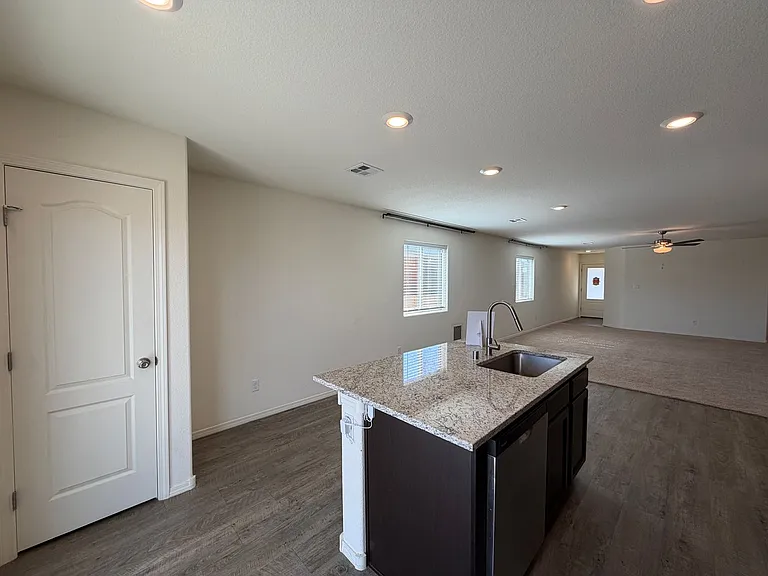 3820 Hernandez St SW — Photo 10