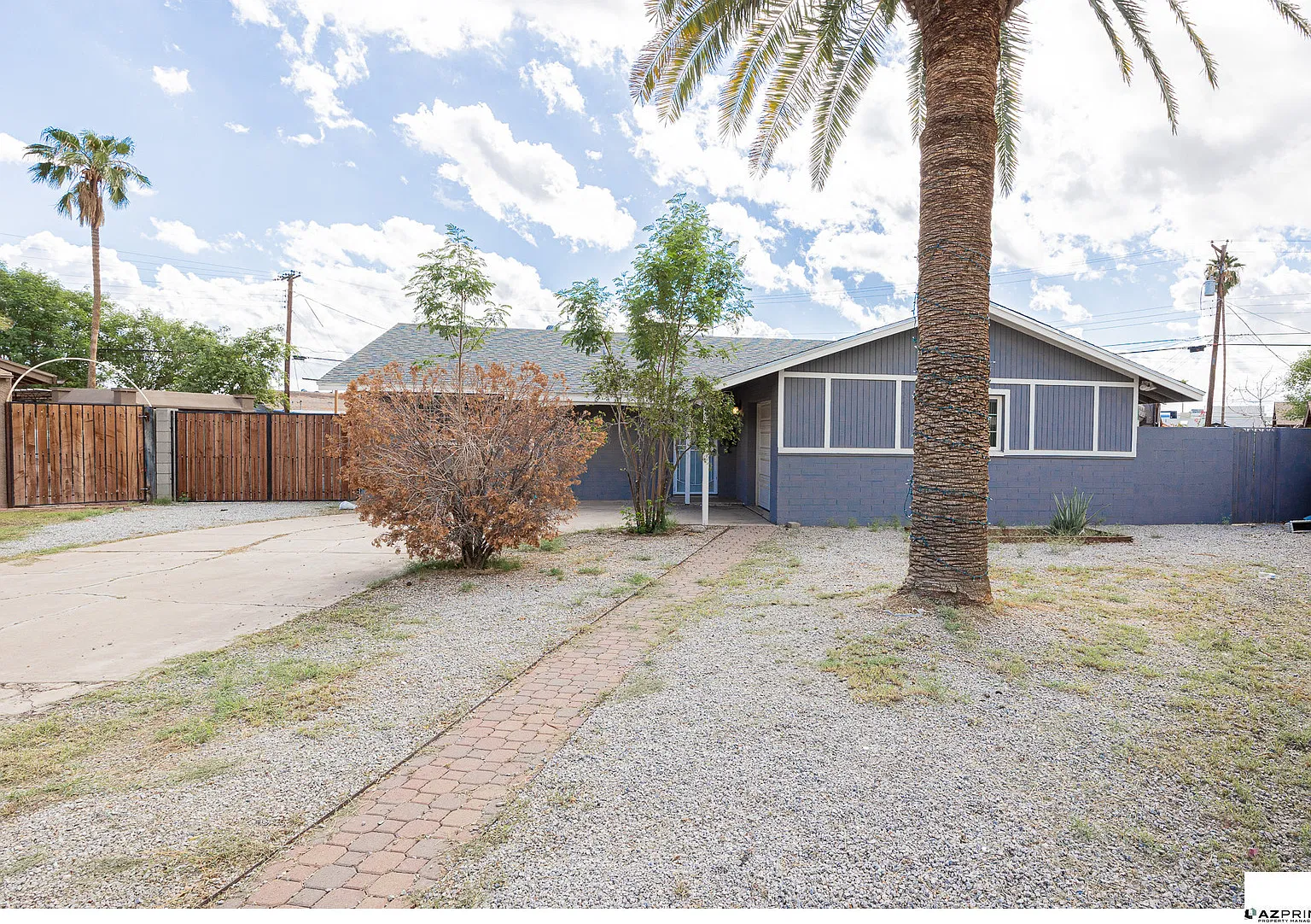 Welcome to this Charming 3/2 Phoenix House! — Photo 2