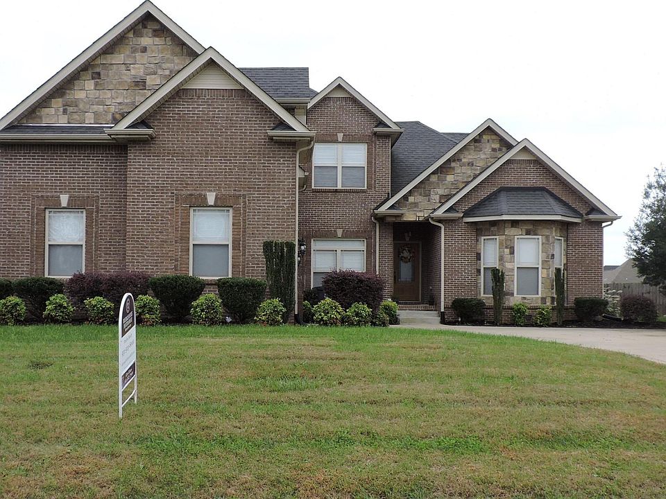 1st image of 136 Bainbridge Dr