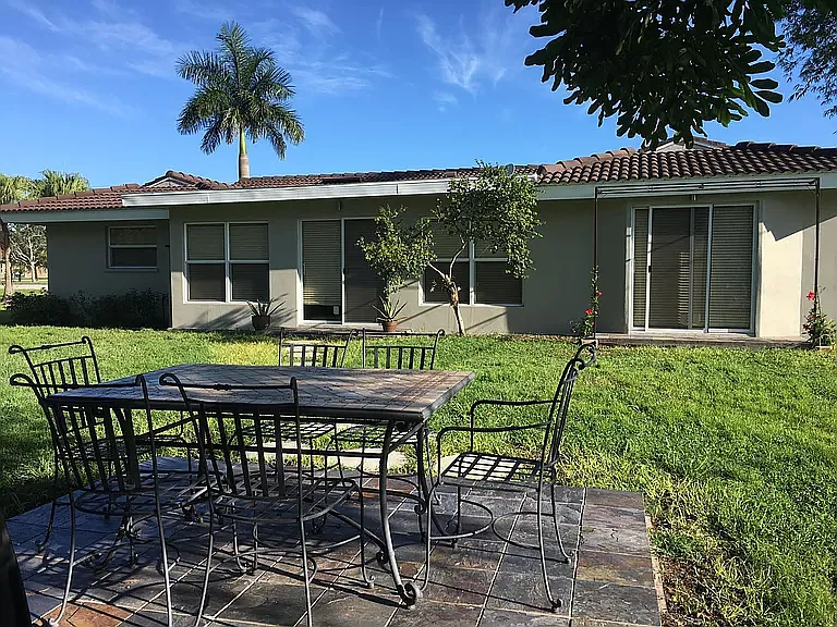8361 Cypress Lake Dr — Photo 4